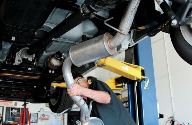 2014 GMC Sierra Borla Exhaust System Install 04