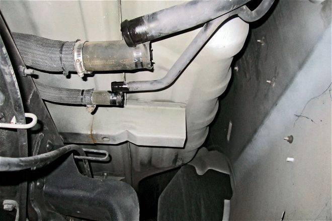 6.4L Ford F-450 Power Stroke Titan Fuel Tank Install