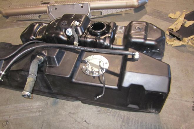 6.4L Ford F-450 Power Stroke Titan Fuel Tank Install