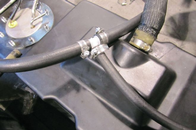 6.4L Ford F-450 Power Stroke Titan Fuel Tank Install