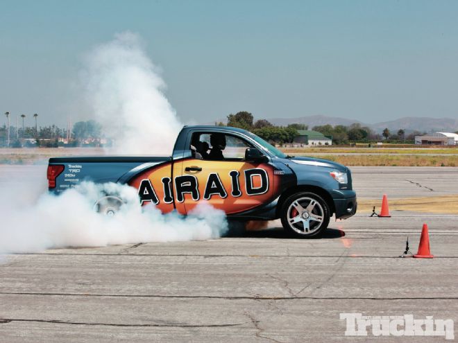 1301tr 01 Toyota Tundra Burnout