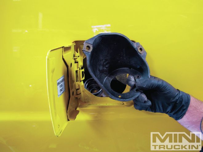 LMC Fuel Tank in a 1989 Chevy S10 - Built Like A Tank