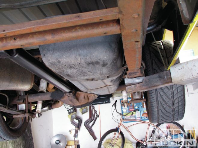 LMC Fuel Tank in a 1989 Chevy S10 - Built Like A Tank