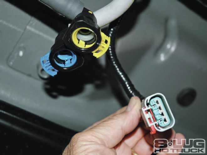 Transfer Flow Fuel Tank: How Far Can An 11 Ford Super Duty Go?