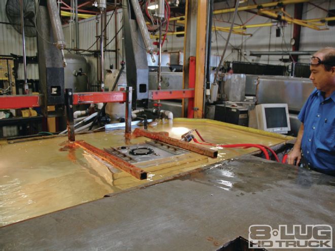 Transfer Flow Fuel Tank: How Far Can An 11 Ford Super Duty Go?