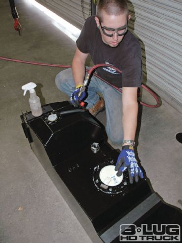 Transfer Flow Fuel Tank: How Far Can An 11 Ford Super Duty Go?