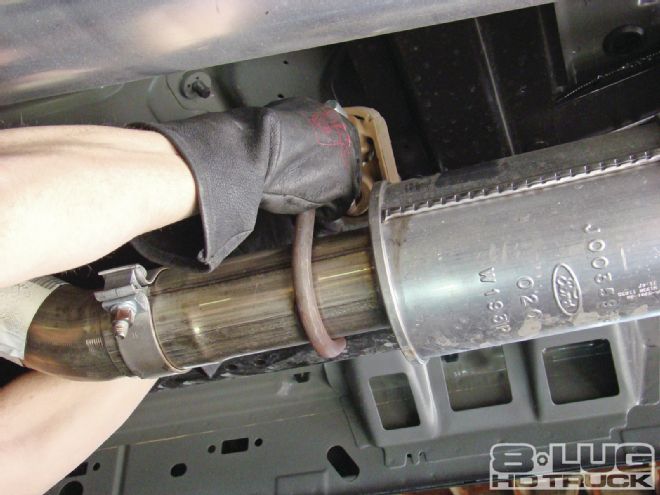 Max Power: DynoMax Exhaust Installation on a 2011 Ford F250
