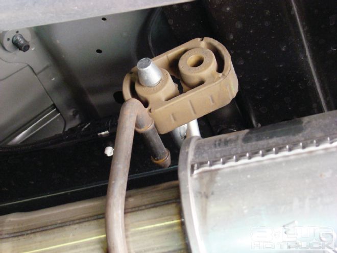 Max Power: DynoMax Exhaust Installation on a 2011 Ford F250