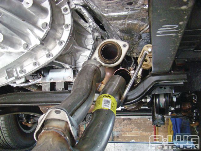 Max Power: DynoMax Exhaust Installation on a 2011 Ford F250
