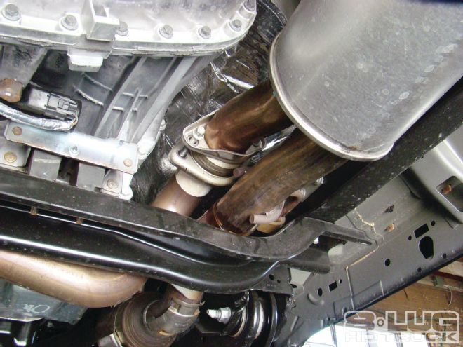 Max Power: DynoMax Exhaust Installation on a 2011 Ford F250