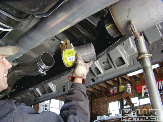Max Power: DynoMax Exhaust Installation on a 2011 Ford F250