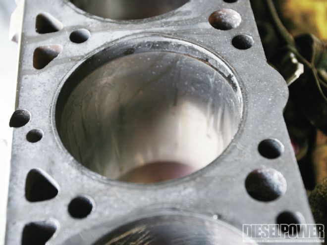 Rebuilding International’s 7.3L IDI Engine