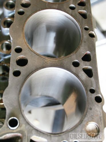 Rebuilding International’s 7.3L IDI Engine