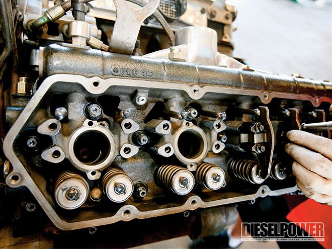 7.3L Power Stroke Buildup - 7.3L Top End Rebuild