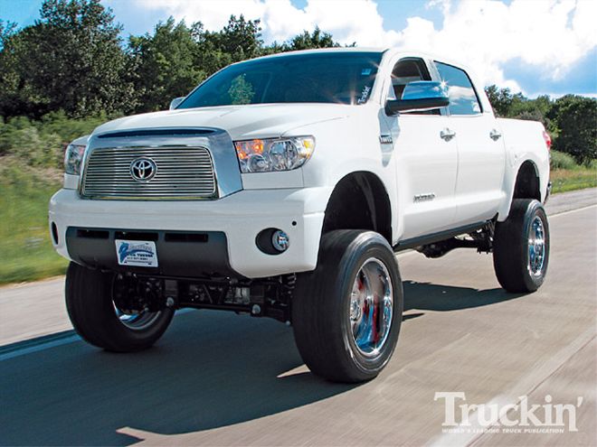 2008 Toyota Tundra front Driver Side Angle