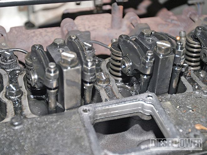 Cummins 12 Valve Head Bolt Tech - Head Bolts 101