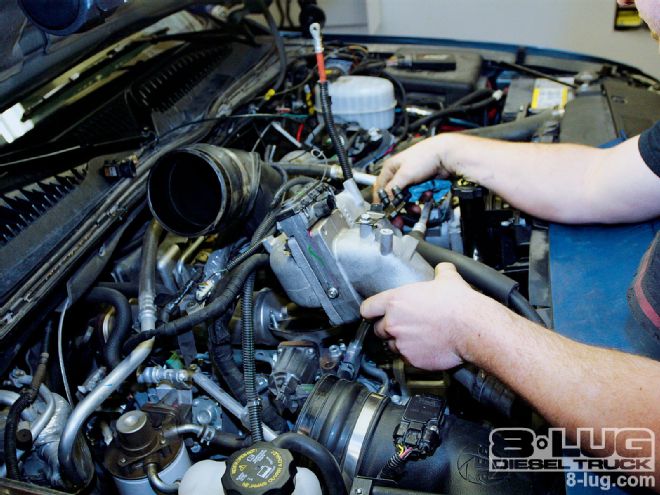 Snow Performances MPG Max Kit Installed In A 2006 GMC Duramax - Snow Water Methanol Injection