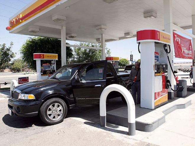 truck Fuel Economy Tips truck Filling Up