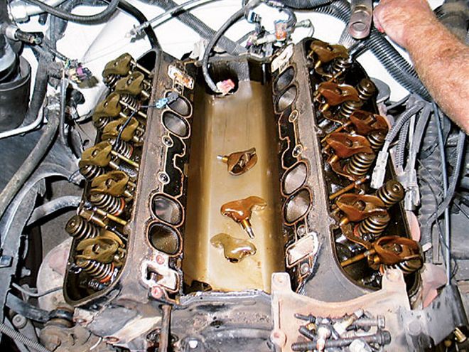 Vortec Big-Block in a 1996 Chevy Truck - Head Games, Part 1