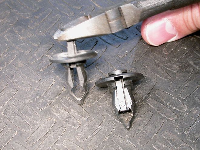 Removing GM Small Block Engine - Gen III V-8 R&R Basics