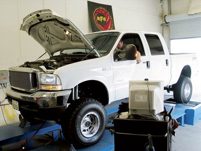 2005 Ford F350 front Side View