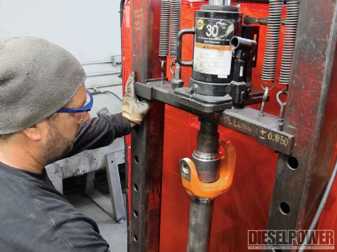 Building A Dana 60 Front Axle That’ll Never Fail