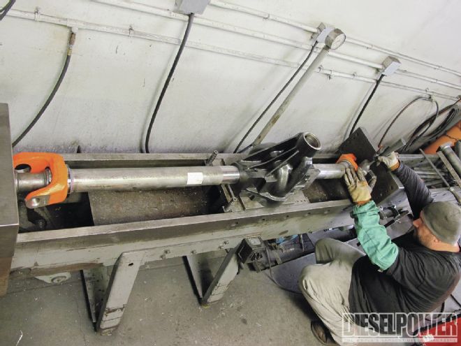 Building A Dana 60 Front Axle That’ll Never Fail