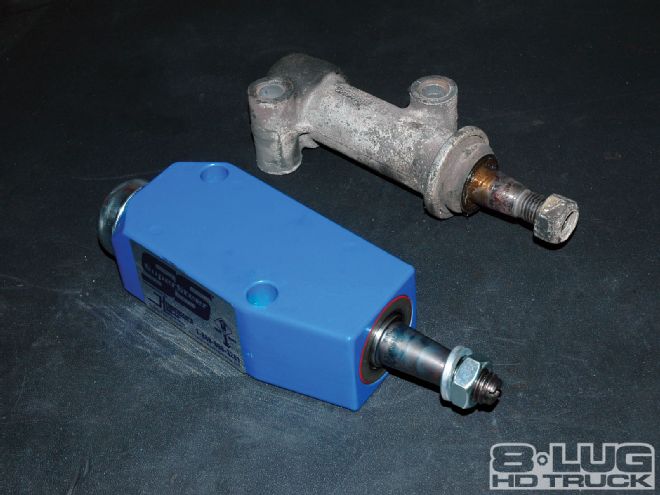 Heavy-Duty Steering - 8 Lug Tech