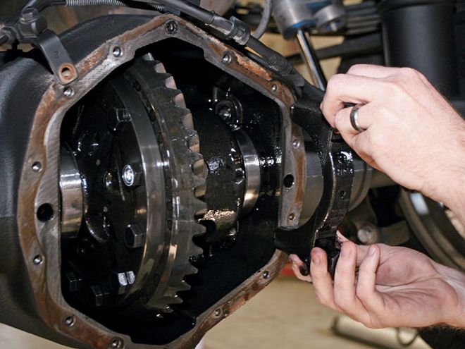 2004 GMC 2500 Step-By-Step Axle Gear Swap - Diesel Tech