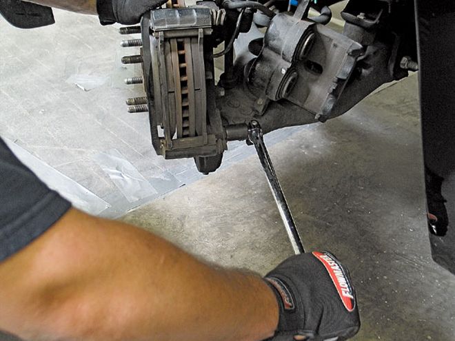 2004 Chevrolet Silverado Aftermarket Brakes Install - Short Stopping
