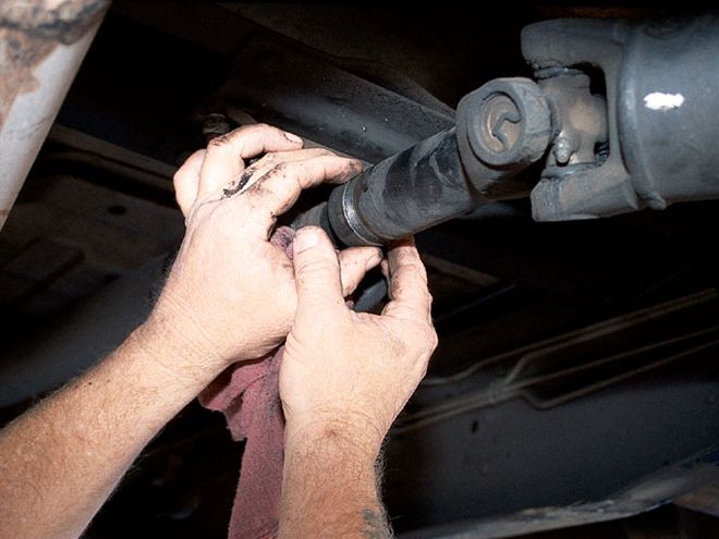 Overdrive and Underdrive on a 1986 Chevy Dually - Gear-Grabbin Goliath