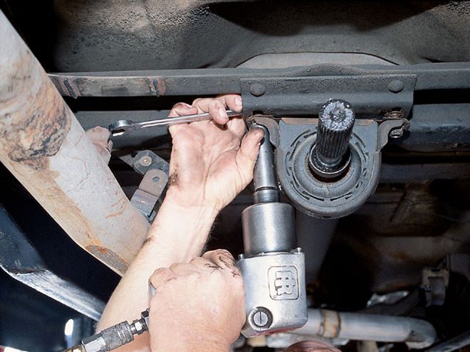 Overdrive and Underdrive on a 1986 Chevy Dually - Gear-Grabbin Goliath