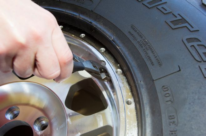 Slipping Valve Stem Into X103 Xtreme Beadlock Wheel