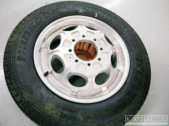 100,000-Mile Semi Tires For Dualies