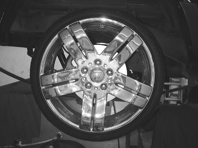 Bolt-On Disc Brake Conversion Kit on a 1992 Toyota Truck - Compact Discs