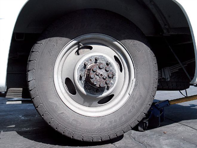 Car Tires On A 1-Ton 1996 Chevy Dually - Skinnies For A Fat One