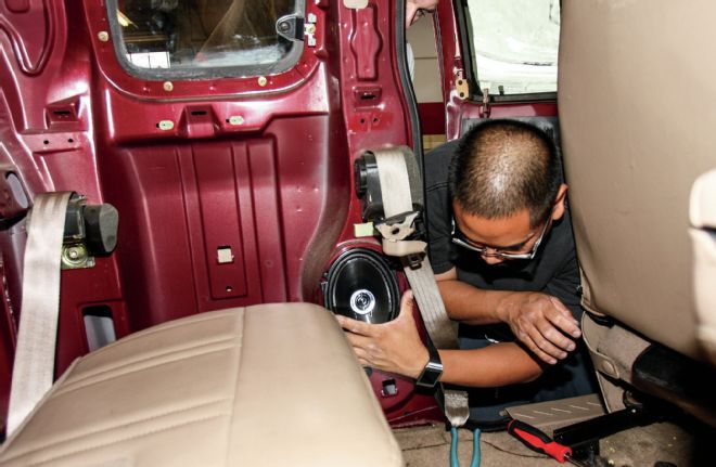 1997 Ford F 150 Replacing Rear Drivers Side Speaker