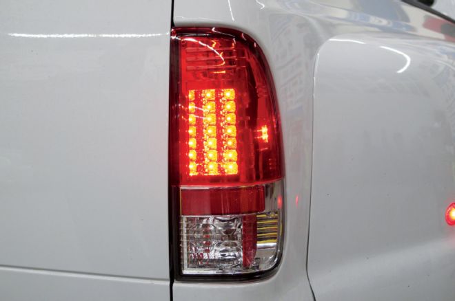 2010 Ford F 350 Super Duty 04 Spyder Auto Taillight