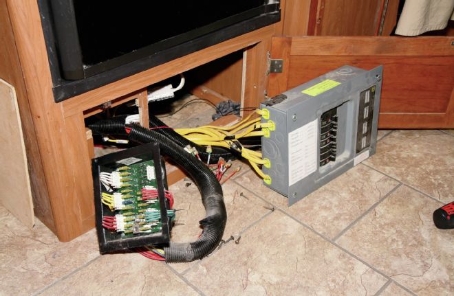 Refrigerator Replacement - Tech and How-To