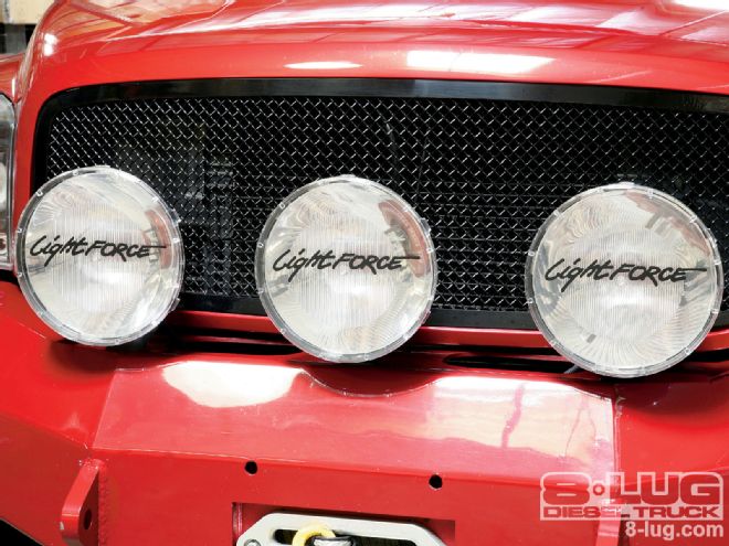 LightForce HID Lights Installed On A 2006 Dodge Ram - Light The Way
