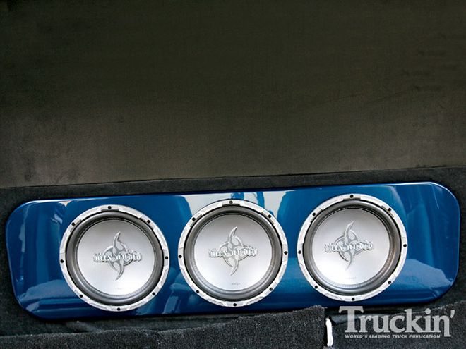 MTX Audio Subwoofer Swap - Big Bass For 3 Bills