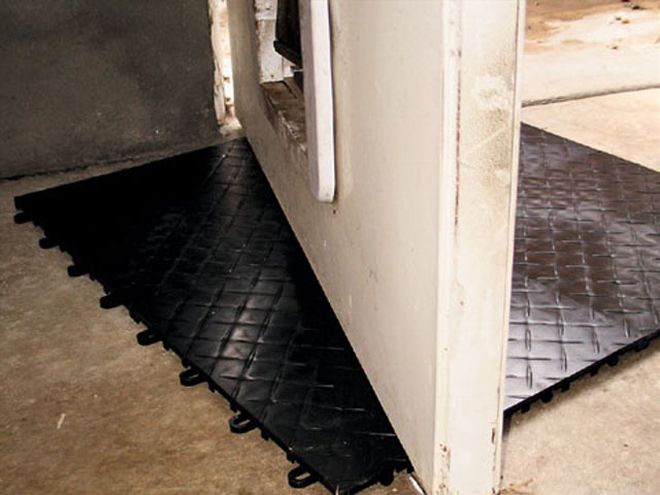 Snap Locks RaceDeck Garage Flooring - Easy Garage Floor