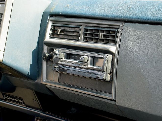 1989 Chevy S10 - Sound System Install - Sound Foundation