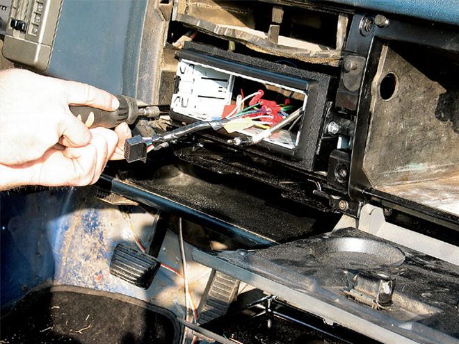 1989 Chevy S10 - Sound System Install - Sound Foundation