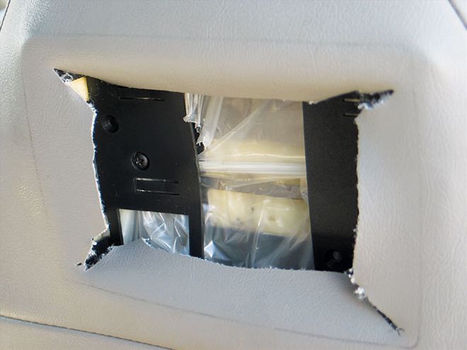 Headrest Monitor Install - Easy As A Snap