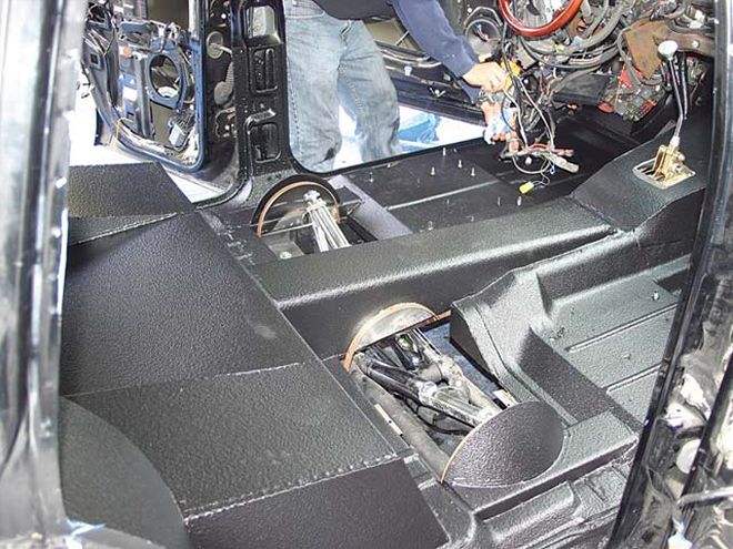 Spraying the Floor of a 2002 Chevrolet Tahoe - Spray-On Noise Killer
