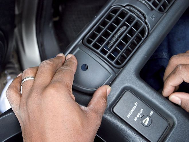 Harman Kardon Drive Play - Ipod + Truck = Music On The Road