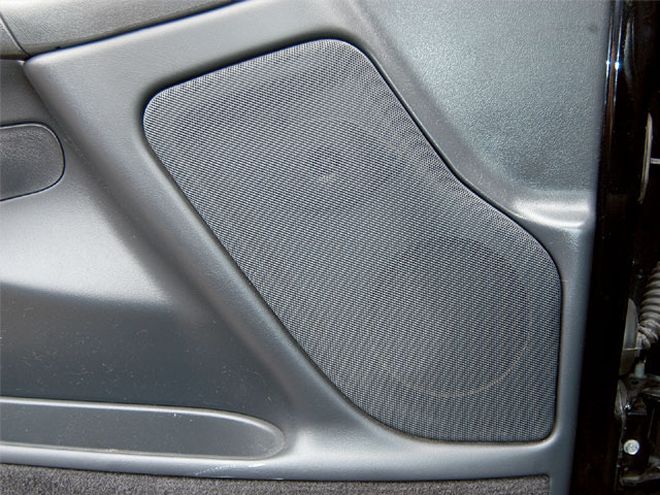 Pioneer Front  Speakers and Rear Speakers in a 2001 Chevy Truck - Standard-Cab Resonance