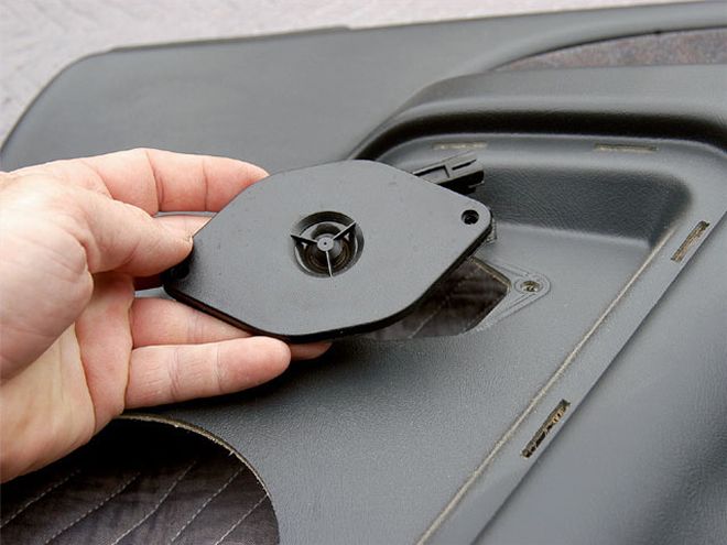 Pioneer Front  Speakers and Rear Speakers in a 2001 Chevy Truck - Standard-Cab Resonance