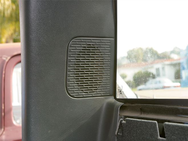 Pioneer Front  Speakers and Rear Speakers in a 2001 Chevy Truck - Standard-Cab Resonance